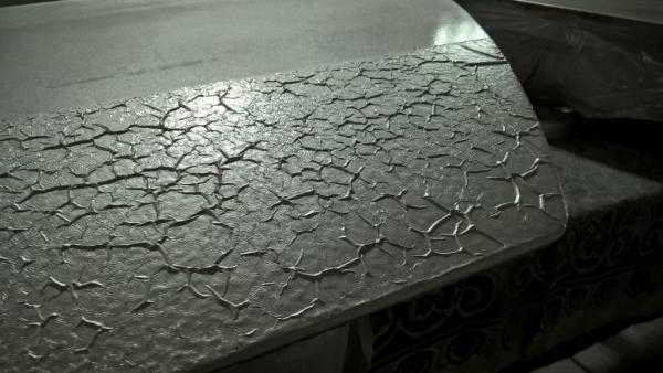 Что делать если свежая краска на полу сморщилась и потрескалась Что делать если свежая краска на полу сморщилась и потрескалась
