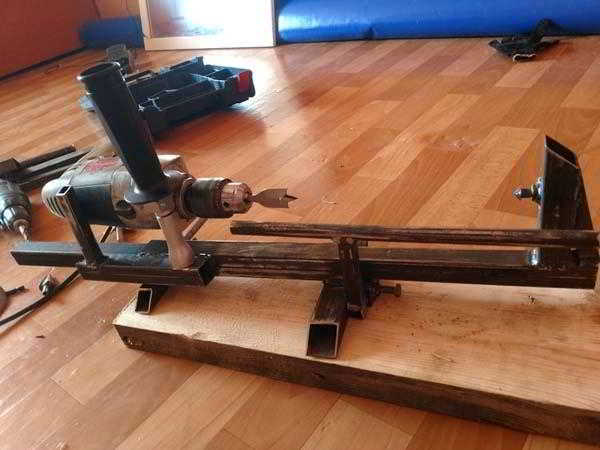 Токарный станок из дрели Токарный станок из дрели