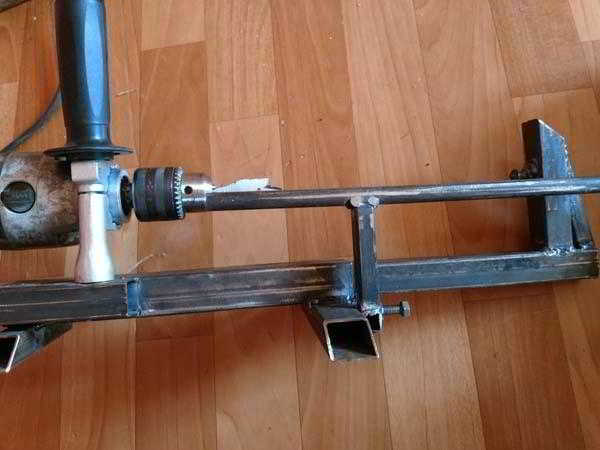 Токарный станок из дрели Токарный станок из дрели