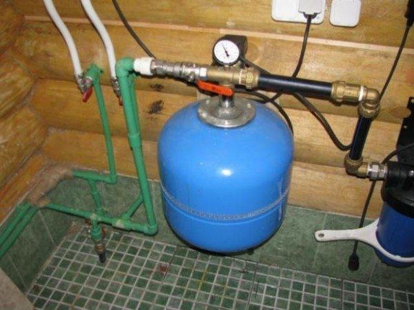Как сделать водопровод из колодца для круглогодичного использования