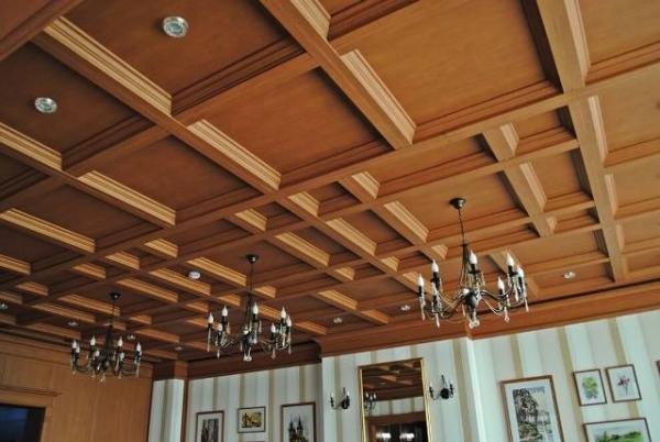 Красивые варианты деревянных потолков Красивые варианты деревянных потолков
