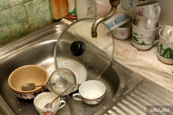 Оставляете грязную посуду в раковине на ночь? Почему не стоит этого делать