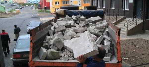 Как вывезти строительный мусор и не нарваться на штраф
